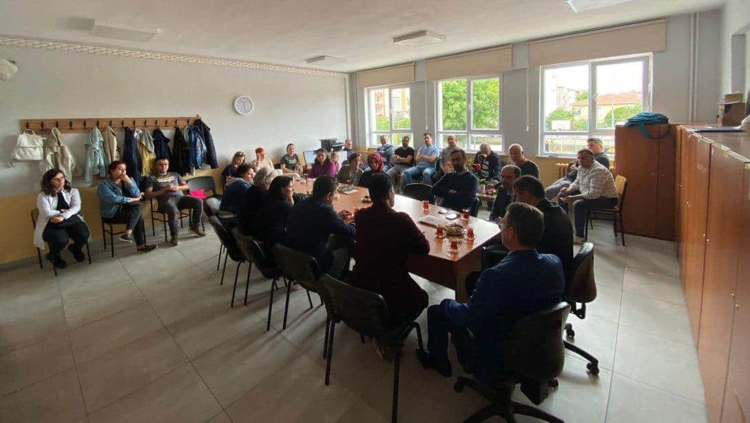 Her Kitap Bir Dünya Projesi Kapsamında Mayıs Ayı Kitap Değerlendirmesi Saray Mustafa Elmas Arıcı Anadolu Lisesinde Yapıldı