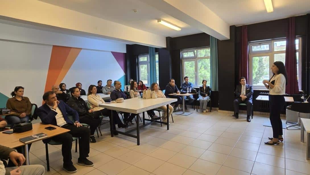 İl Millî Eğitim Müdürü Dr. Aziz Yeniyol, Hârezmî Eğitim Modeli Seminerine Katıldı